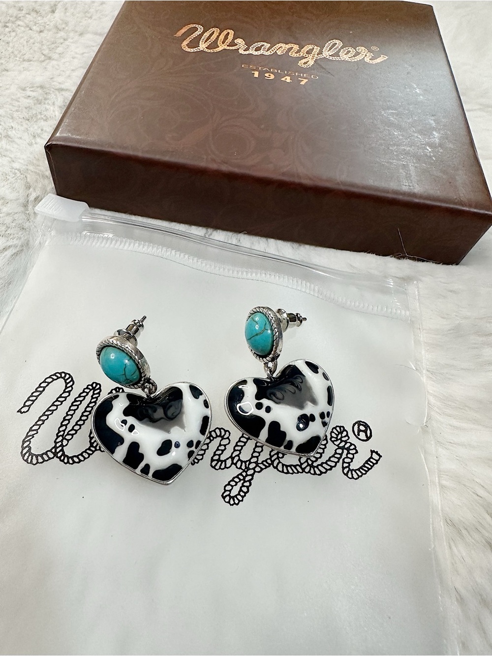 New In Box Wrangler Heart Turquoise Pendant Earrings 1" Silver